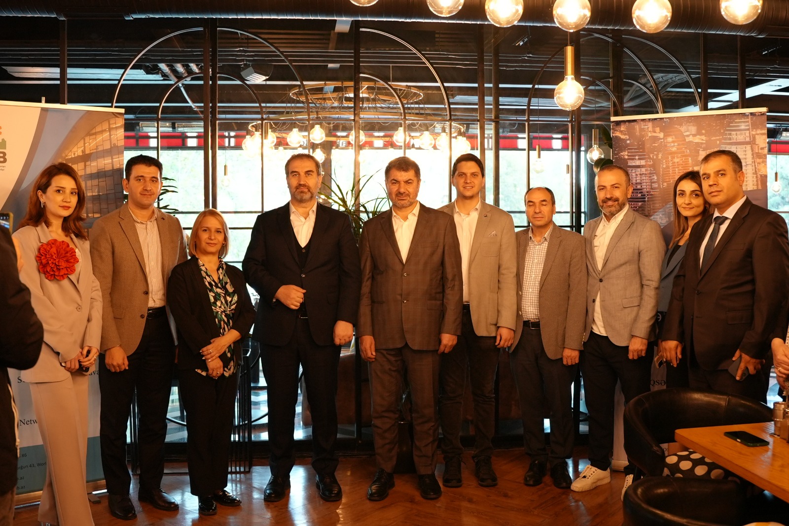 TÜİB-in Ənənəvi İşgüzar Səhər Yeməyində Ak Parti sədrinin müavini, Trabzon millət vəkili Mustafa Şen iştirak edib.